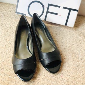 New in Box-- LOFT LEATHER Open Toe Skimmer Shoes 6